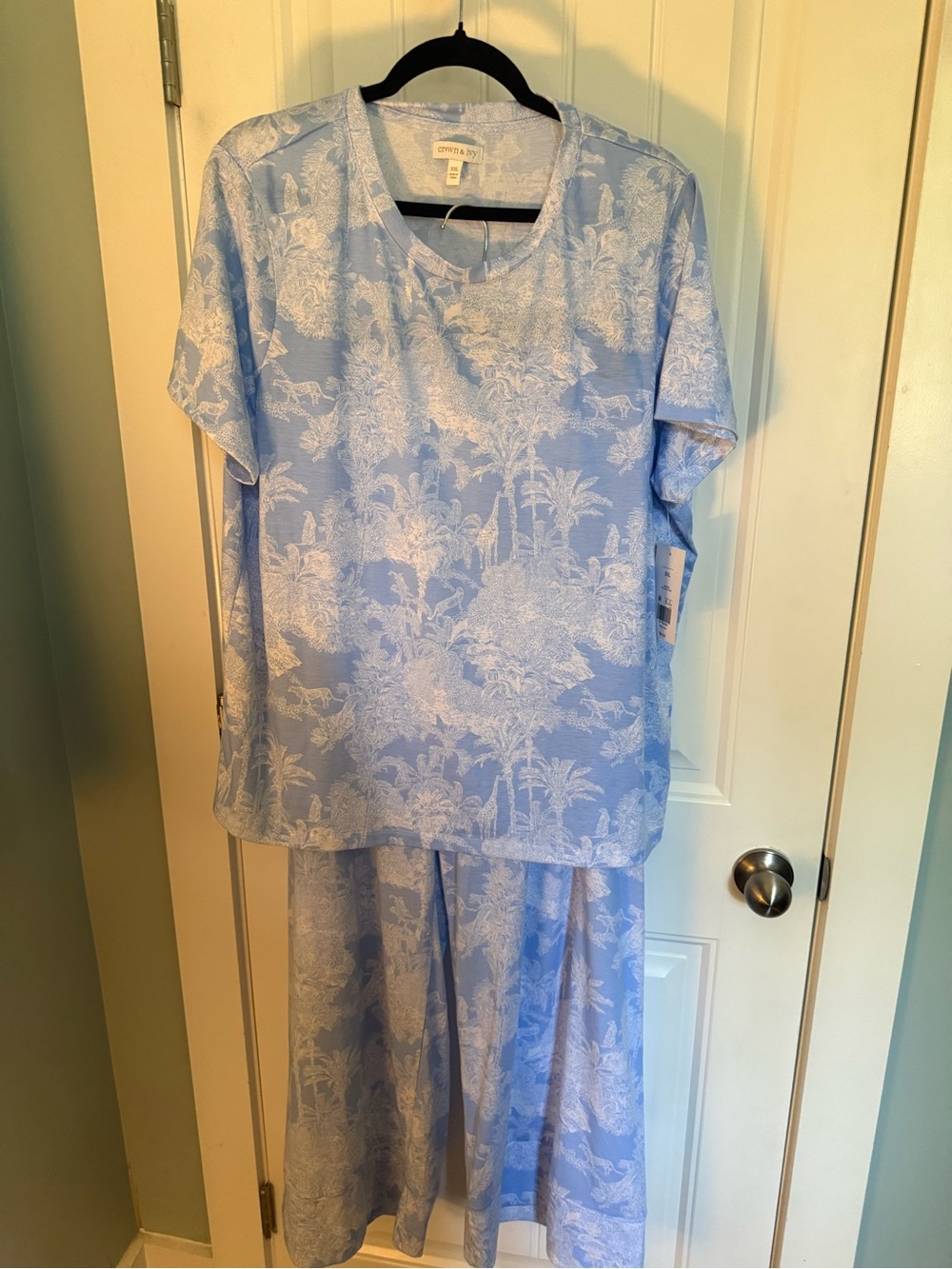 Crown and Ivy Cozy Blue Palm-Print Pajama Set - NWT